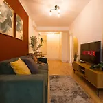 Quiet Modern 1-bedroom In Ivory Pipera * Boekarest
