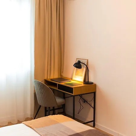 Quiet Modern 1-bedroom In Ivory Pipera Бухарест